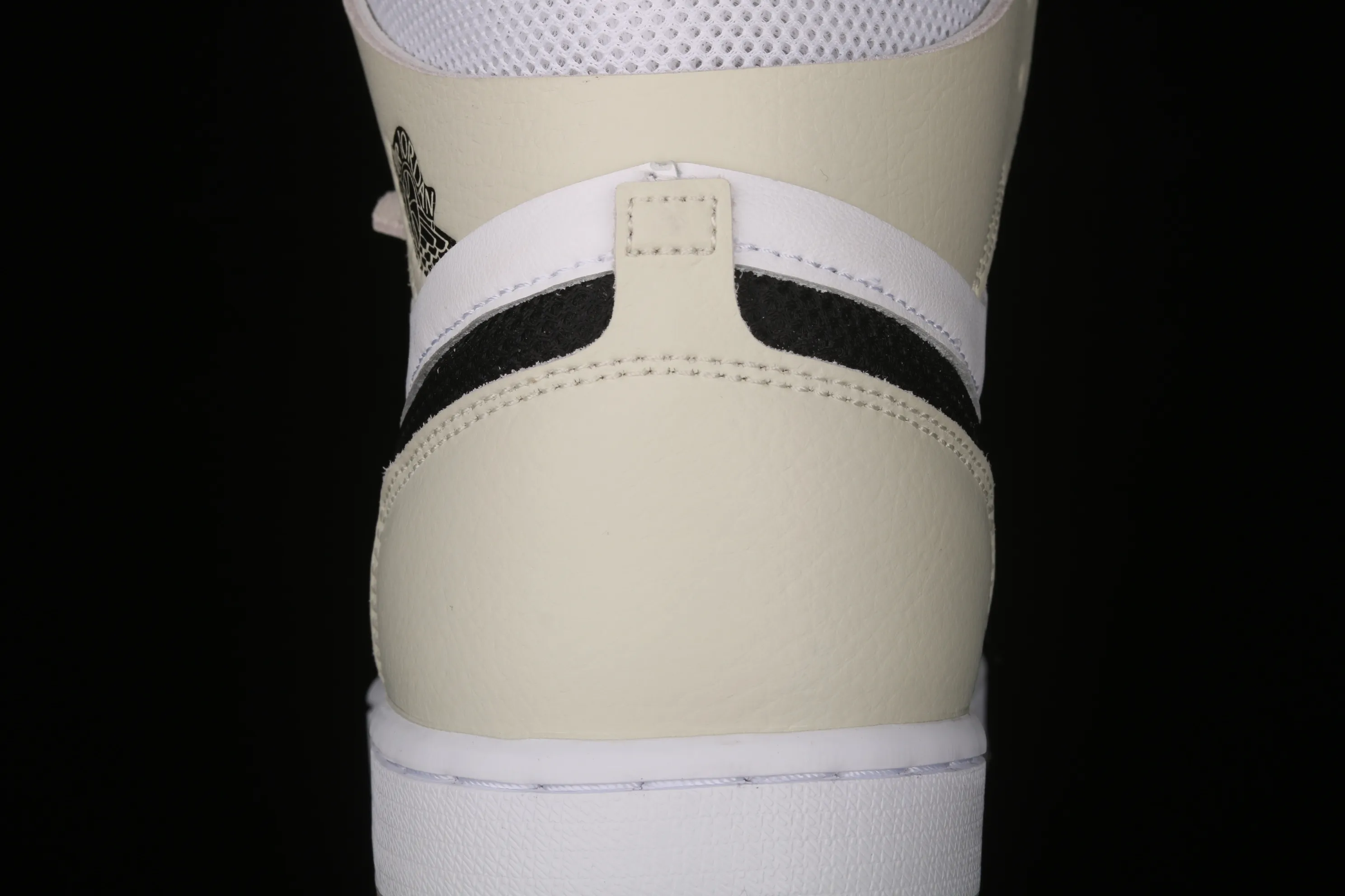 All categories Air Jordan Jordan series basketball shoes Air Jordan 1 High G version Air Jordan 1 Zoom Air CMFT AJ1 Joe 1 Pearl White high-top basketball shoes CT0979-002